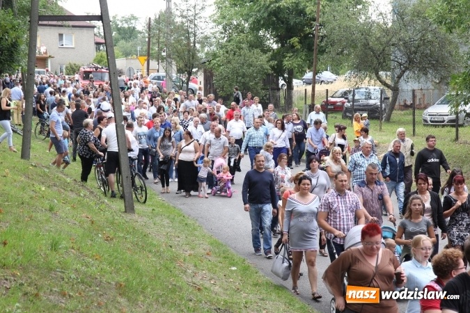 Zdjęcie w galerii na portalu naszwodzislaw.com: Potężny korowód dożynkowy w Syryni wiadomości z regionu