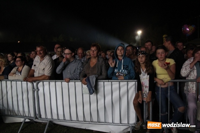 Zdjęcie w galerii na portalu naszwodzislaw.com: Golcowie porwali publiczność do wspólnej zabawy! Finał dożynek w Syryni z góralską muzyką wiadomości z regionu