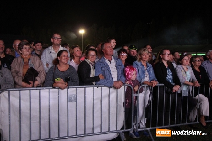 Zdjęcie w galerii na portalu naszwodzislaw.com: Golcowie porwali publiczność do wspólnej zabawy! Finał dożynek w Syryni z góralską muzyką wiadomości z regionu