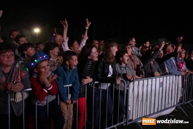 Zdjęcie w galerii na portalu naszwodzislaw.com: Golcowie porwali publiczność do wspólnej zabawy! Finał dożynek w Syryni z góralską muzyką wiadomości z regionu