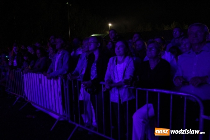 Zdjęcie w galerii na portalu naszwodzislaw.com: Golcowie porwali publiczność do wspólnej zabawy! Finał dożynek w Syryni z góralską muzyką wiadomości z regionu