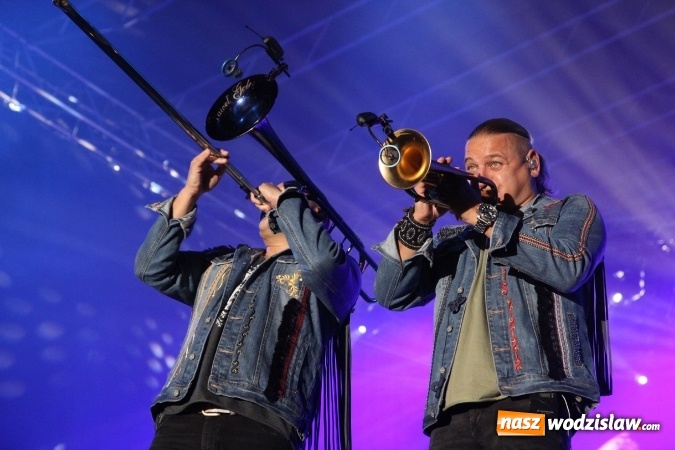 Zdjęcie w galerii na portalu naszwodzislaw.com: Golcowie porwali publiczność do wspólnej zabawy! Finał dożynek w Syryni z góralską muzyką wiadomości z regionu