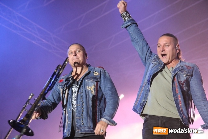 Zdjęcie w galerii na portalu naszwodzislaw.com: Golcowie porwali publiczność do wspólnej zabawy! Finał dożynek w Syryni z góralską muzyką wiadomości z regionu