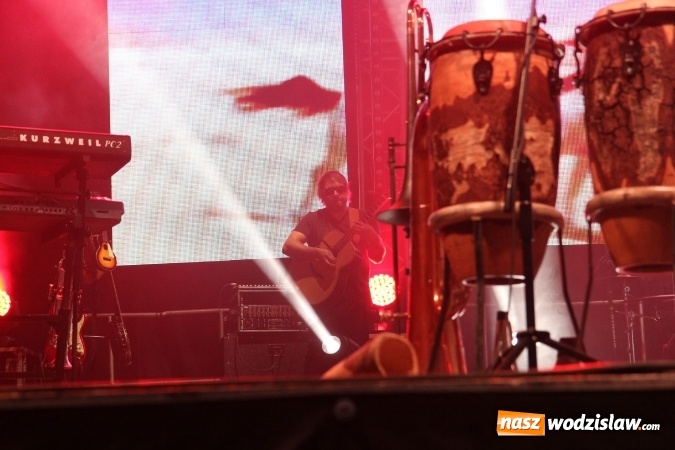 Zdjęcie w galerii na portalu naszwodzislaw.com: Golcowie porwali publiczność do wspólnej zabawy! Finał dożynek w Syryni z góralską muzyką wiadomości z regionu