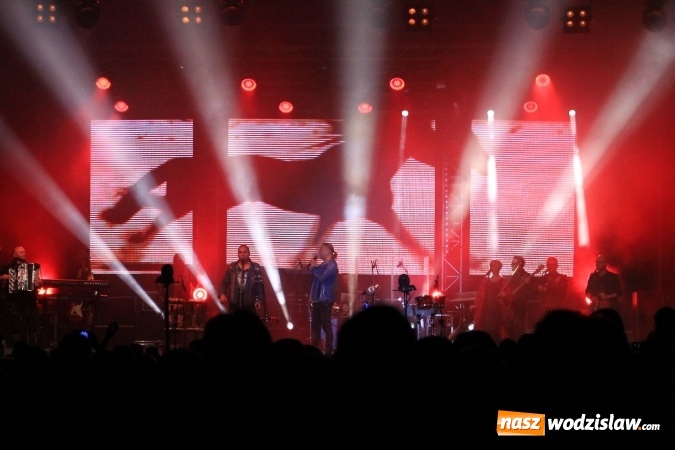 Zdjęcie w galerii na portalu naszwodzislaw.com: Golcowie porwali publiczność do wspólnej zabawy! Finał dożynek w Syryni z góralską muzyką wiadomości z regionu