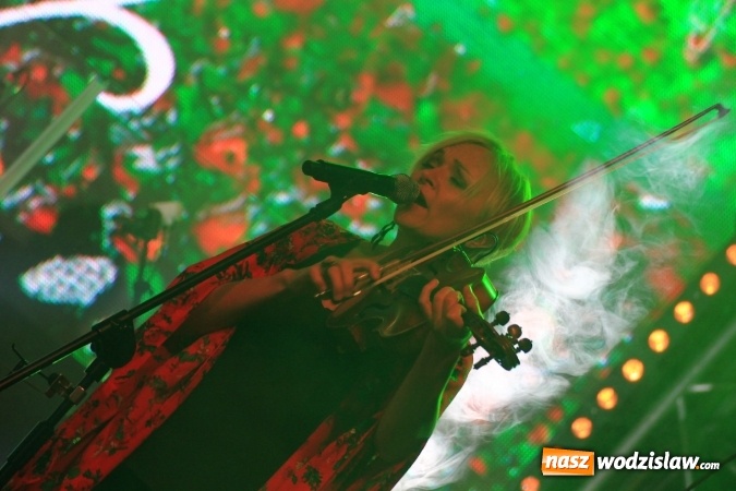 Zdjęcie w galerii na portalu naszwodzislaw.com: Golcowie porwali publiczność do wspólnej zabawy! Finał dożynek w Syryni z góralską muzyką wiadomości z regionu