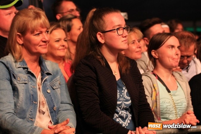 Zdjęcie w galerii na portalu naszwodzislaw.com: Golcowie porwali publiczność do wspólnej zabawy! Finał dożynek w Syryni z góralską muzyką wiadomości z regionu