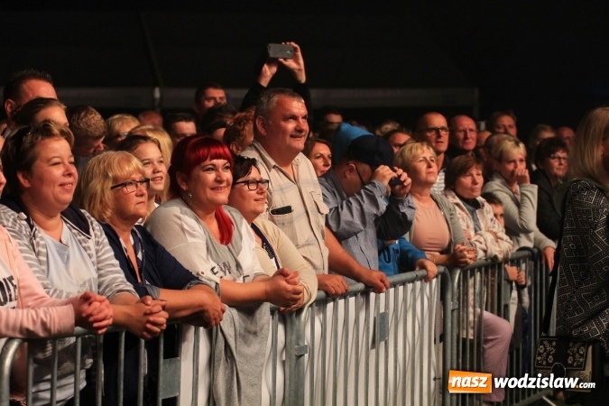 Zdjęcie w galerii na portalu naszwodzislaw.com: Golcowie porwali publiczność do wspólnej zabawy! Finał dożynek w Syryni z góralską muzyką wiadomości z regionu