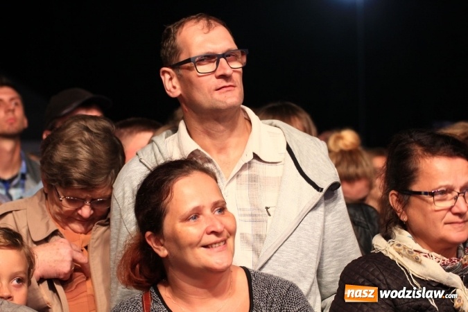 Zdjęcie w galerii na portalu naszwodzislaw.com: Golcowie porwali publiczność do wspólnej zabawy! Finał dożynek w Syryni z góralską muzyką wiadomości z regionu