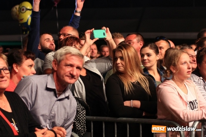 Zdjęcie w galerii na portalu naszwodzislaw.com: Golcowie porwali publiczność do wspólnej zabawy! Finał dożynek w Syryni z góralską muzyką wiadomości z regionu