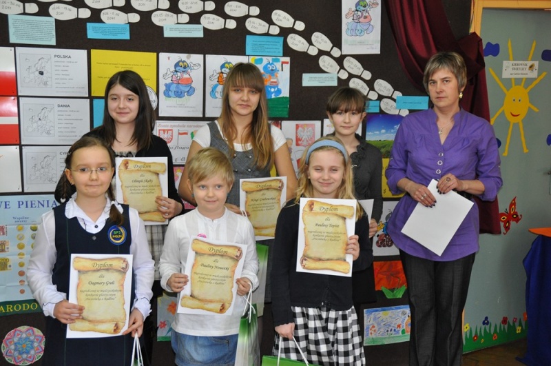 Zdjęcie w galerii na portalu naszwodzislaw.com: Dzieci mogły się wykazać wiadomości z regionu
