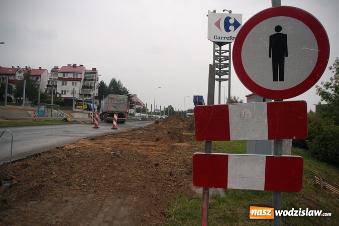 Zdjęcie w galerii na portalu naszwodzislaw.com: Remont ul. Matuszczyka powoli dobiega końca. Kiedy zakończą się prace?  wiadomości z regionu