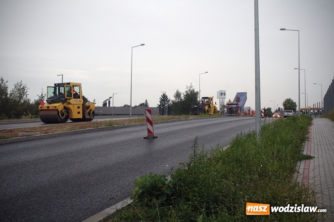 Zdjęcie w galerii na portalu naszwodzislaw.com: Remont ul. Matuszczyka powoli dobiega końca. Kiedy zakończą się prace?  wiadomości z regionu