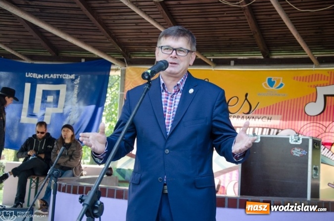 Zdjęcie w galerii na portalu naszwodzislaw.com: Po raz dwunasty niepełnosprawni bawili się w rytmie bluesa wiadomości z regionu