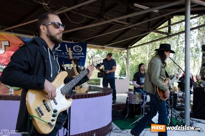 Zdjęcie w galerii na portalu naszwodzislaw.com: Po raz dwunasty niepełnosprawni bawili się w rytmie bluesa wiadomości z regionu