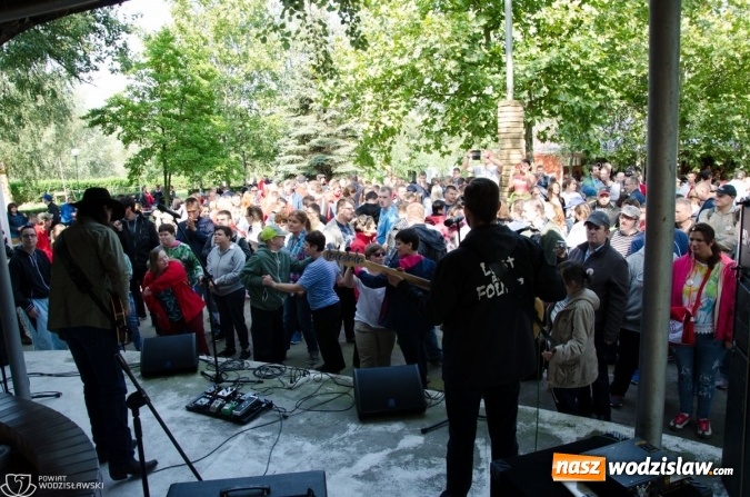 Zdjęcie w galerii na portalu naszwodzislaw.com: Po raz dwunasty niepełnosprawni bawili się w rytmie bluesa wiadomości z regionu