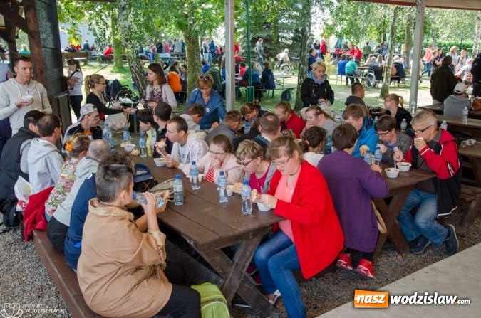 Zdjęcie w galerii na portalu naszwodzislaw.com: Po raz dwunasty niepełnosprawni bawili się w rytmie bluesa wiadomości z regionu