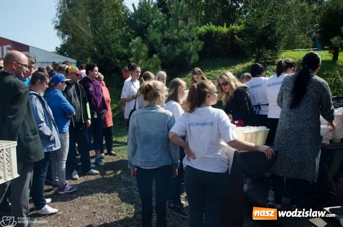 Zdjęcie w galerii na portalu naszwodzislaw.com: Po raz dwunasty niepełnosprawni bawili się w rytmie bluesa wiadomości z regionu