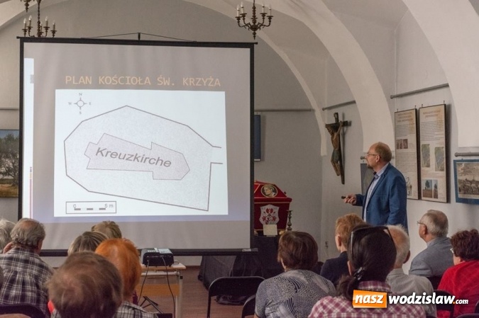 Zdjęcie w galerii na portalu naszwodzislaw.com: Podążali szlakiem drewnianych kościołów i kapliczek powiatu wodzisławskiego  wiadomości z regionu