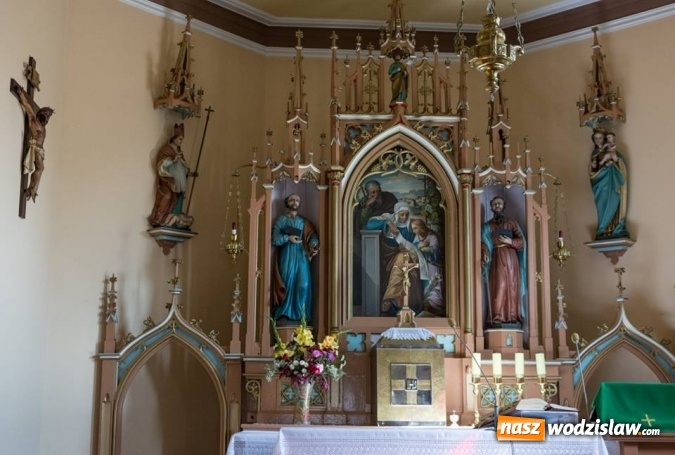 Zdjęcie w galerii na portalu naszwodzislaw.com: Podążali szlakiem drewnianych kościołów i kapliczek powiatu wodzisławskiego  wiadomości z regionu