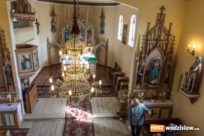 Zdjęcie w galerii na portalu naszwodzislaw.com: Podążali szlakiem drewnianych kościołów i kapliczek powiatu wodzisławskiego  wiadomości z regionu