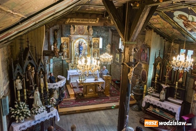 Zdjęcie w galerii na portalu naszwodzislaw.com: Podążali szlakiem drewnianych kościołów i kapliczek powiatu wodzisławskiego  wiadomości z regionu