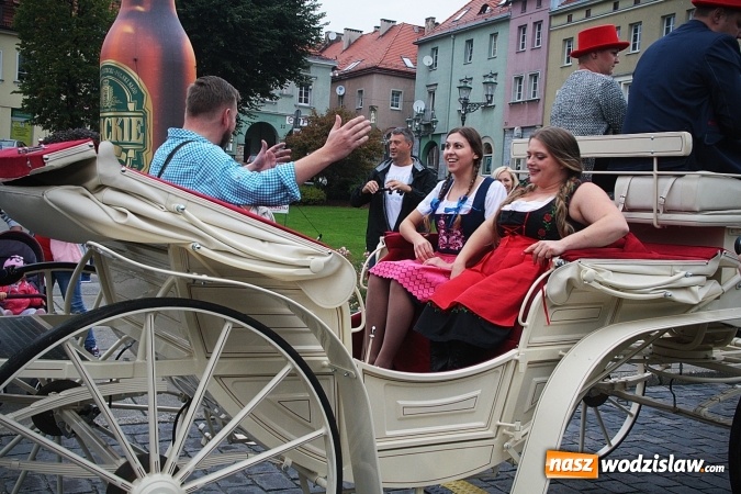 Zdjęcie w galerii na portalu naszwodzislaw.com: Zabawa w iście bawarskim stylu. Oktoberfest w Wodzisławiu rozpocząć czas  wiadomości z regionu