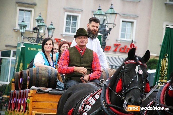 Zdjęcie w galerii na portalu naszwodzislaw.com: Zabawa w iście bawarskim stylu. Oktoberfest w Wodzisławiu rozpocząć czas  wiadomości z regionu