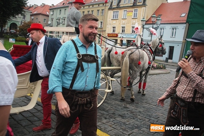 Zdjęcie w galerii na portalu naszwodzislaw.com: Zabawa w iście bawarskim stylu. Oktoberfest w Wodzisławiu rozpocząć czas  wiadomości z regionu
