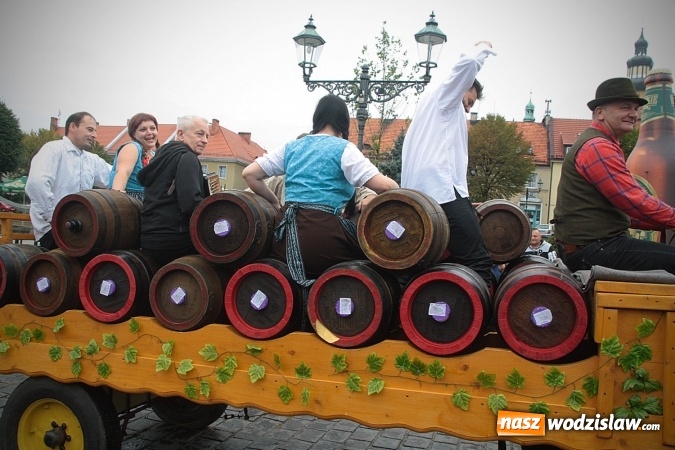 Zdjęcie w galerii na portalu naszwodzislaw.com: Zabawa w iście bawarskim stylu. Oktoberfest w Wodzisławiu rozpocząć czas  wiadomości z regionu