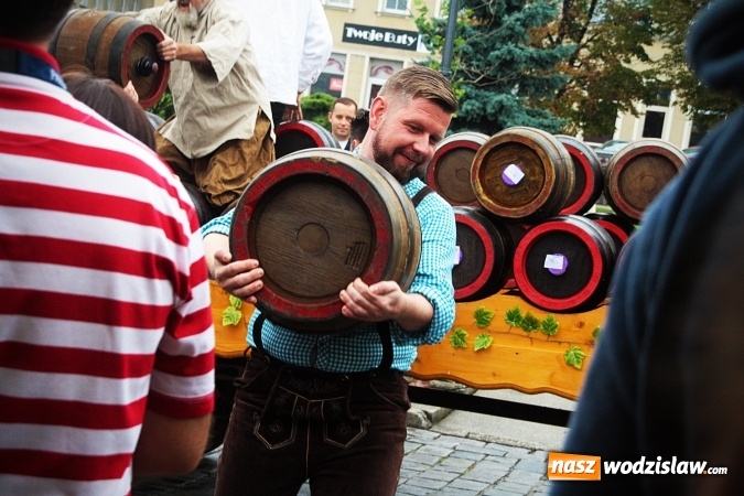 Zdjęcie w galerii na portalu naszwodzislaw.com: Zabawa w iście bawarskim stylu. Oktoberfest w Wodzisławiu rozpocząć czas  wiadomości z regionu