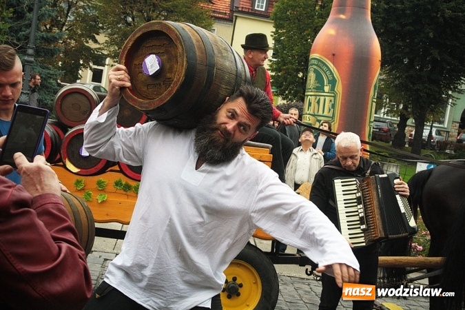 Zdjęcie w galerii na portalu naszwodzislaw.com: Zabawa w iście bawarskim stylu. Oktoberfest w Wodzisławiu rozpocząć czas  wiadomości z regionu
