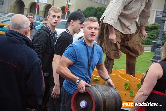 Zdjęcie w galerii na portalu naszwodzislaw.com: Zabawa w iście bawarskim stylu. Oktoberfest w Wodzisławiu rozpocząć czas  wiadomości z regionu