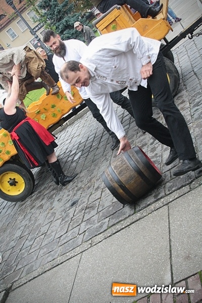Zdjęcie w galerii na portalu naszwodzislaw.com: Zabawa w iście bawarskim stylu. Oktoberfest w Wodzisławiu rozpocząć czas  wiadomości z regionu