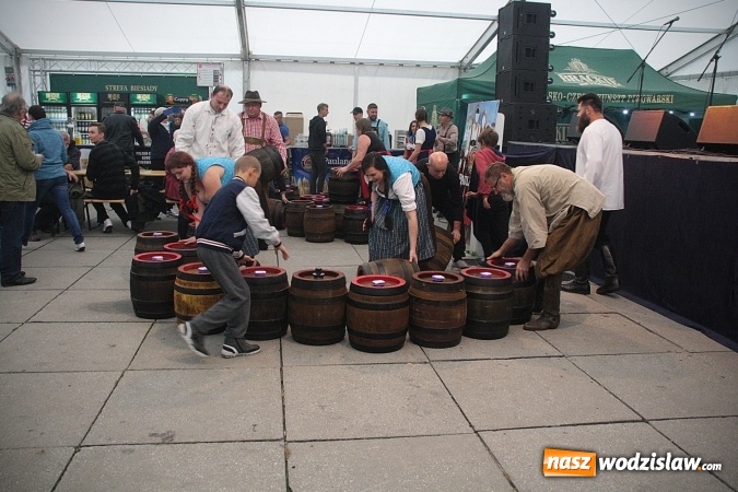 Zdjęcie w galerii na portalu naszwodzislaw.com: Zabawa w iście bawarskim stylu. Oktoberfest w Wodzisławiu rozpocząć czas  wiadomości z regionu