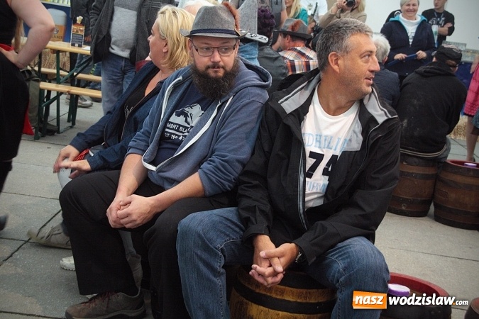 Zdjęcie w galerii na portalu naszwodzislaw.com: Zabawa w iście bawarskim stylu. Oktoberfest w Wodzisławiu rozpocząć czas  wiadomości z regionu