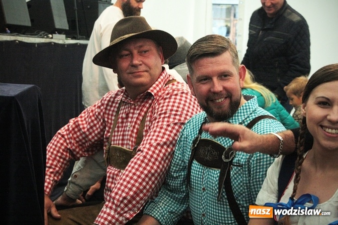 Zdjęcie w galerii na portalu naszwodzislaw.com: Zabawa w iście bawarskim stylu. Oktoberfest w Wodzisławiu rozpocząć czas  wiadomości z regionu