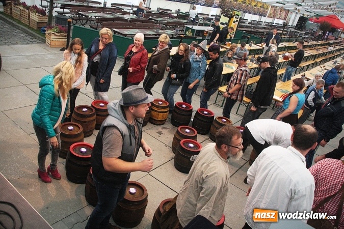 Zdjęcie w galerii na portalu naszwodzislaw.com: Zabawa w iście bawarskim stylu. Oktoberfest w Wodzisławiu rozpocząć czas  wiadomości z regionu
