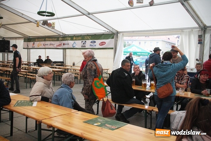 Zdjęcie w galerii na portalu naszwodzislaw.com: Zabawa w iście bawarskim stylu. Oktoberfest w Wodzisławiu rozpocząć czas  wiadomości z regionu