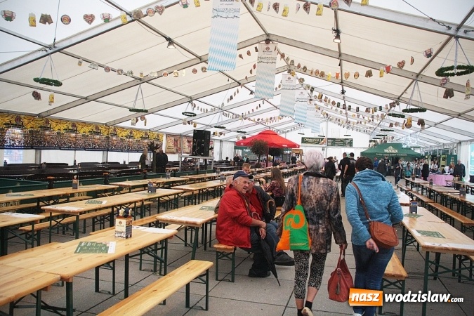 Zdjęcie w galerii na portalu naszwodzislaw.com: Zabawa w iście bawarskim stylu. Oktoberfest w Wodzisławiu rozpocząć czas  wiadomości z regionu