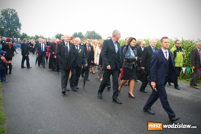 Zdjęcie w galerii na portalu naszwodzislaw.com: Koniec żniw, rolnicy świętują. Gorzyce zamykają maraton dożynkowy. ZDJĘCIA  wiadomości z regionu