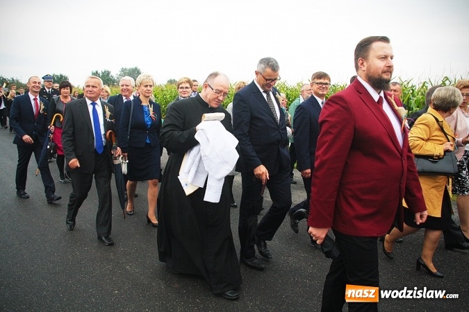 Zdjęcie w galerii na portalu naszwodzislaw.com: Koniec żniw, rolnicy świętują. Gorzyce zamykają maraton dożynkowy. ZDJĘCIA  wiadomości z regionu
