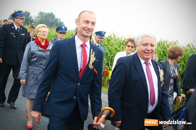 Zdjęcie w galerii na portalu naszwodzislaw.com: Koniec żniw, rolnicy świętują. Gorzyce zamykają maraton dożynkowy. ZDJĘCIA  wiadomości z regionu
