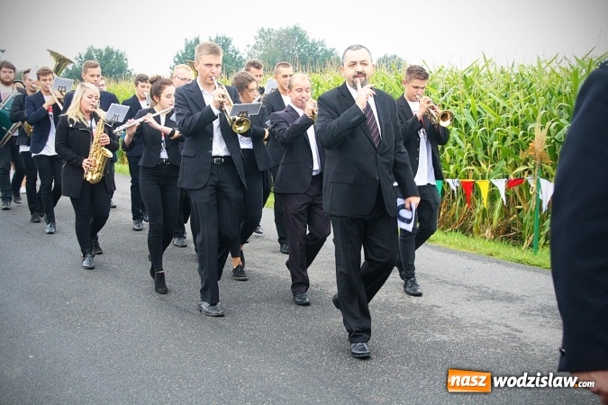 Zdjęcie w galerii na portalu naszwodzislaw.com: Koniec żniw, rolnicy świętują. Gorzyce zamykają maraton dożynkowy. ZDJĘCIA  wiadomości z regionu