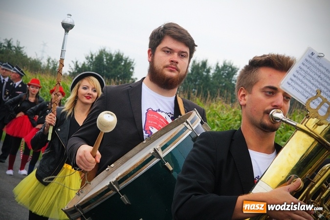 Zdjęcie w galerii na portalu naszwodzislaw.com: Koniec żniw, rolnicy świętują. Gorzyce zamykają maraton dożynkowy. ZDJĘCIA  wiadomości z regionu