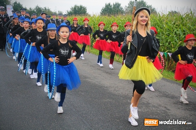 Zdjęcie w galerii na portalu naszwodzislaw.com: Koniec żniw, rolnicy świętują. Gorzyce zamykają maraton dożynkowy. ZDJĘCIA  wiadomości z regionu