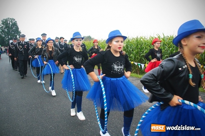Zdjęcie w galerii na portalu naszwodzislaw.com: Koniec żniw, rolnicy świętują. Gorzyce zamykają maraton dożynkowy. ZDJĘCIA  wiadomości z regionu