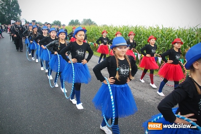 Zdjęcie w galerii na portalu naszwodzislaw.com: Koniec żniw, rolnicy świętują. Gorzyce zamykają maraton dożynkowy. ZDJĘCIA  wiadomości z regionu