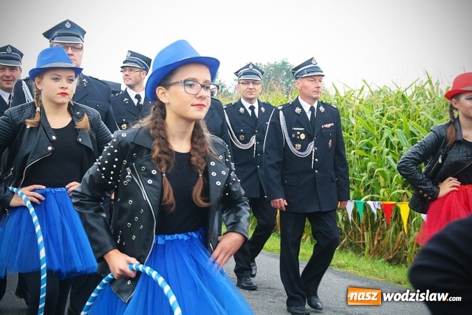 Zdjęcie w galerii na portalu naszwodzislaw.com: Koniec żniw, rolnicy świętują. Gorzyce zamykają maraton dożynkowy. ZDJĘCIA  wiadomości z regionu