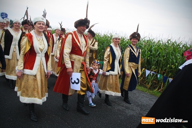 Zdjęcie w galerii na portalu naszwodzislaw.com: Koniec żniw, rolnicy świętują. Gorzyce zamykają maraton dożynkowy. ZDJĘCIA  wiadomości z regionu